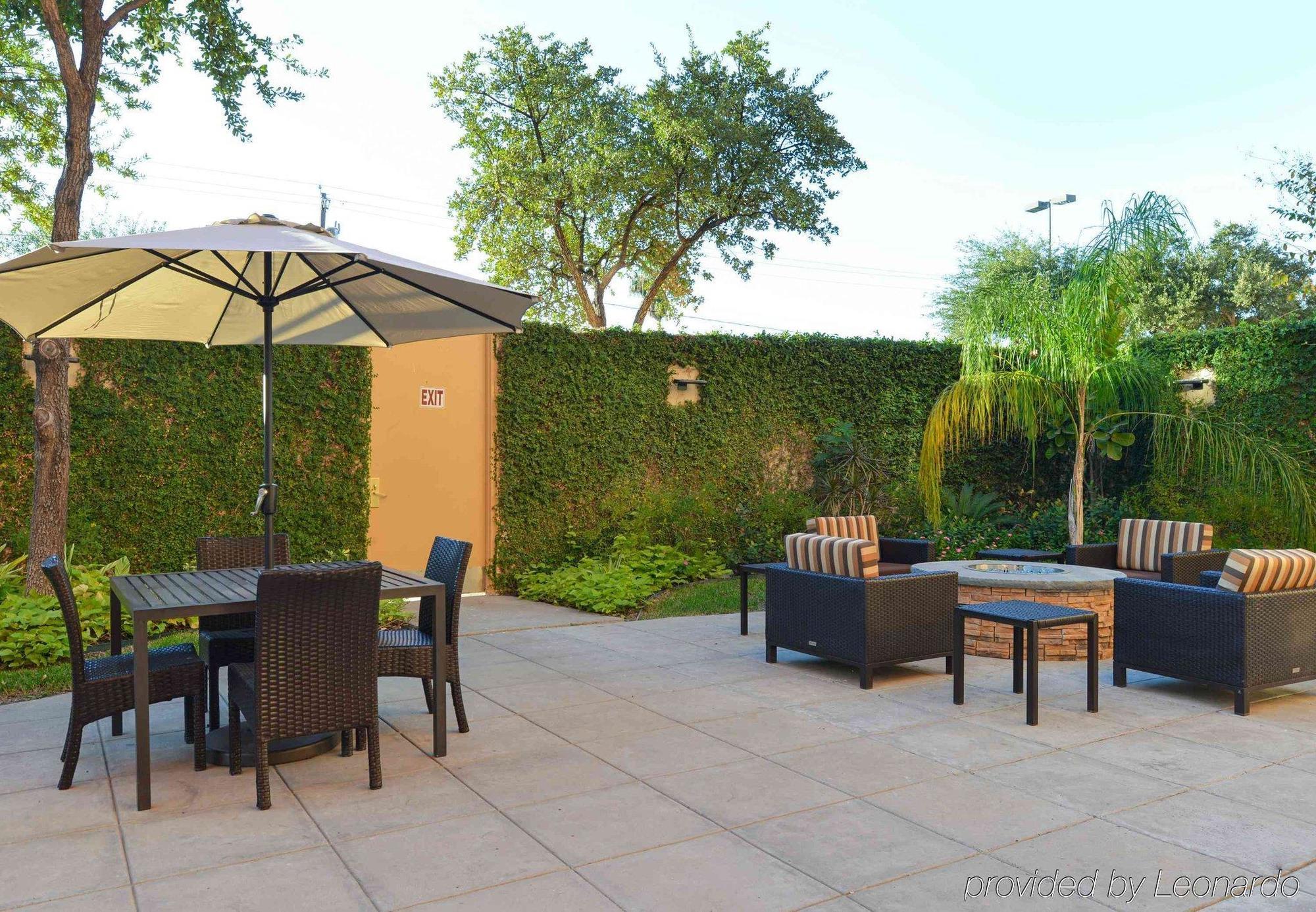 Hotel Courtyard Laredo Extérieur photo