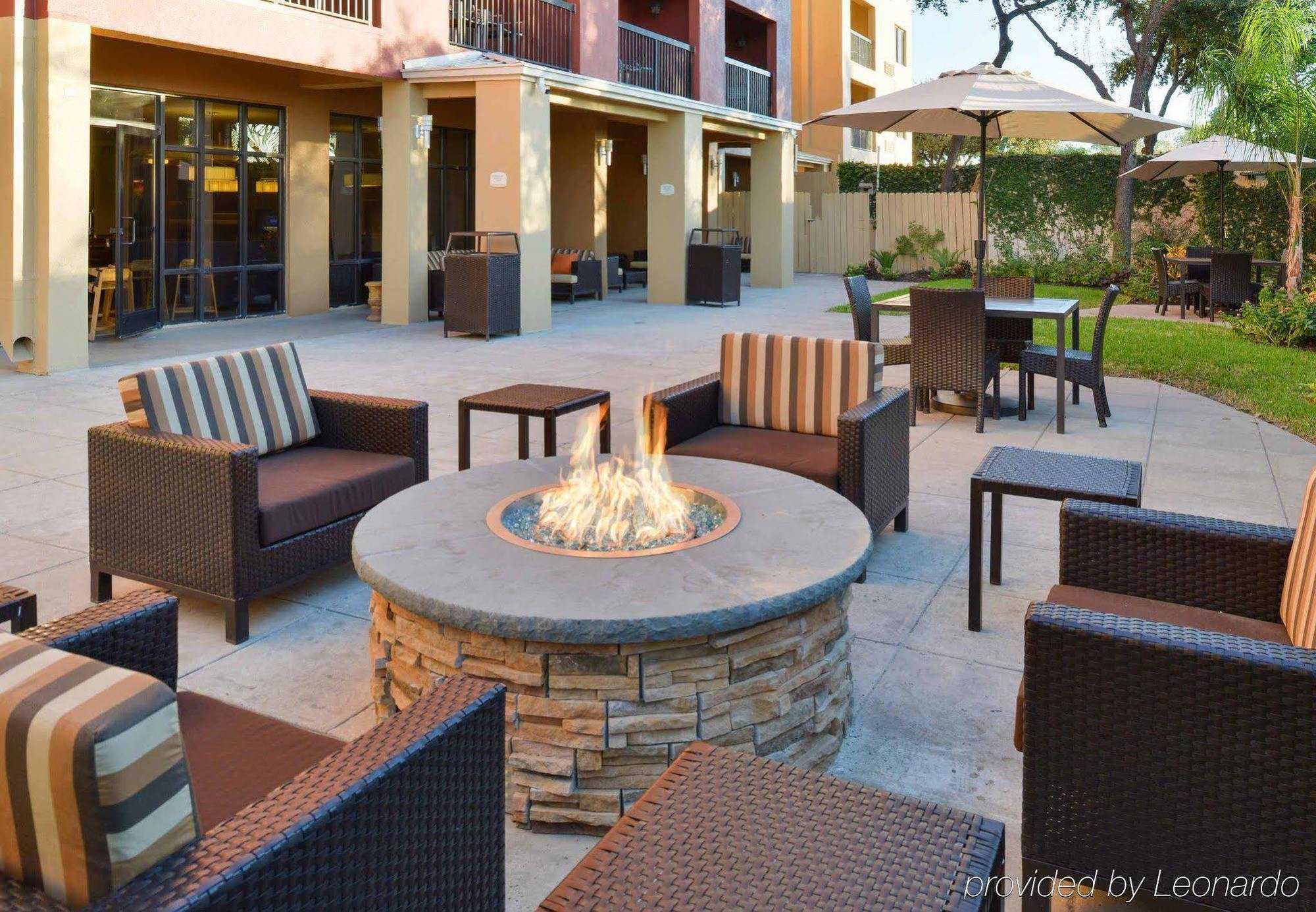 Hotel Courtyard Laredo Extérieur photo